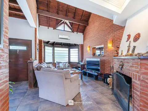 Casa 4 ambientes con 3 baños