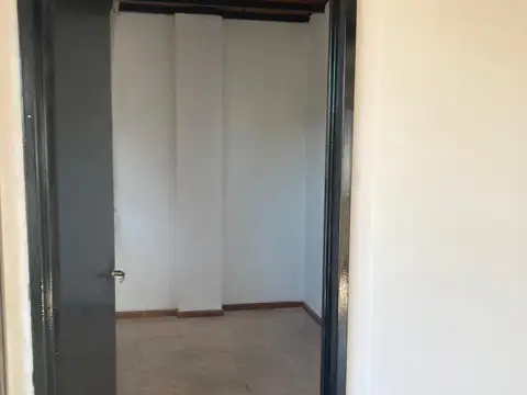 Oficina en Venta en San Isidro Vías / Rolon, USD 135.000