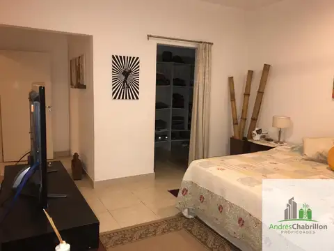 Casa 7 ambientes con 2 baños