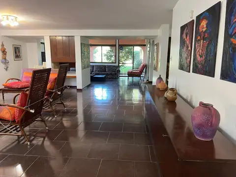 Casa en Venta en Playa Mansa, USD 650.000