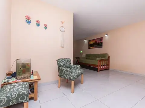 Depto Tipo Casa 4 ambientes con 2 baños