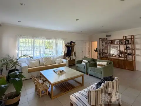Casa en Alquiler en Punta Chica, USD 3.700