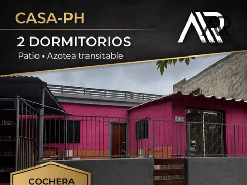 Casa PH 2 dormitorios en venta c/ cochera en La Teja
