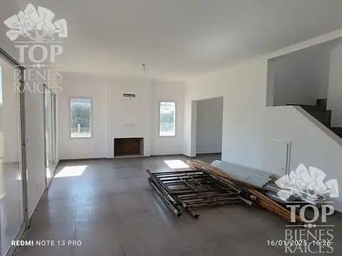 Casa 6 ambientes con 3 baños