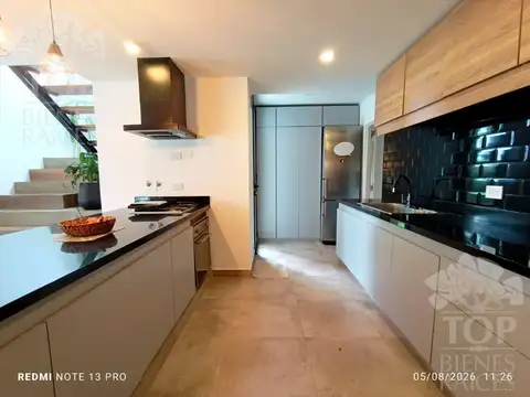 Casa en Alquiler con 232 cocheras