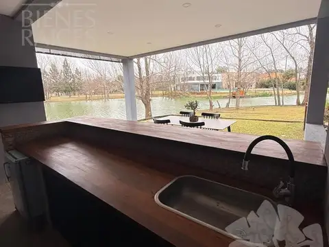 Casa en Alquiler en El Canton - Norte, USD 2.400