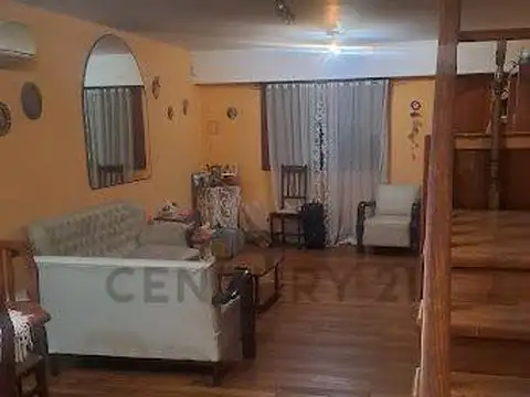 3 entre 38 y 39. Casa en venta La Plata. Barrio norte