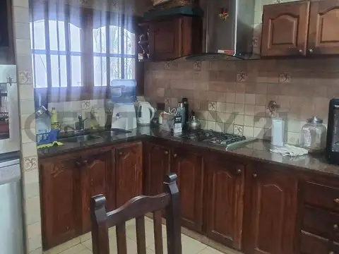 3 entre 38 y 39 300, Piso 0