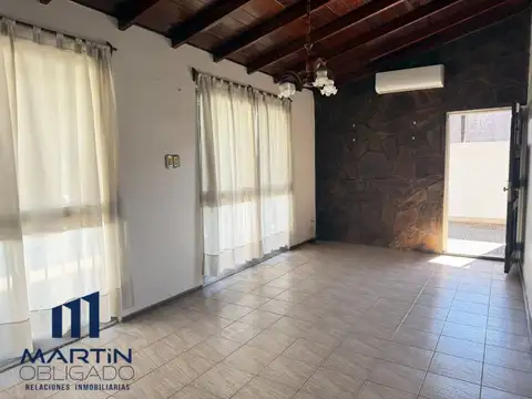 Casa en Venta con 4 cocheras
