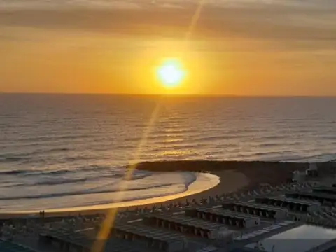 Hermoso departamento 1 ambiente, frente al mar. 