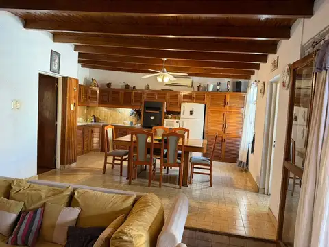 CASA EN VENTA CIUDAD 3 DORMITORIOS MENDOZA