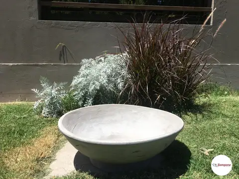 Venta Casa moderna 3 dormitorios  - Con amplio jardín- Lujan