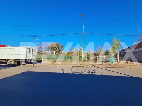Venta Local  y Terreno centro Centenario 400 m2