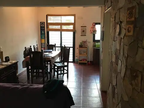 Casa 4 ambientes con 1 baño
