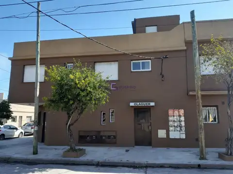Departamento de 2 ambientes en primer piso ubicado en esquina