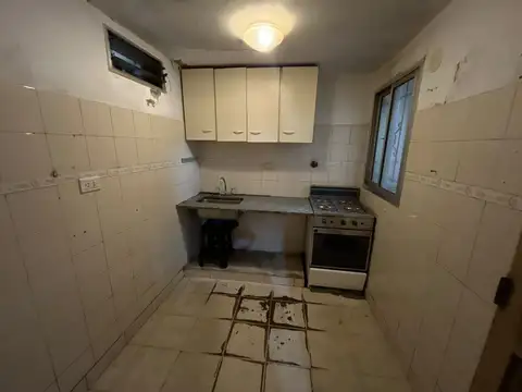 Venta de Casa sobre Lote Propio con Potencial Constructivo ? Caballito