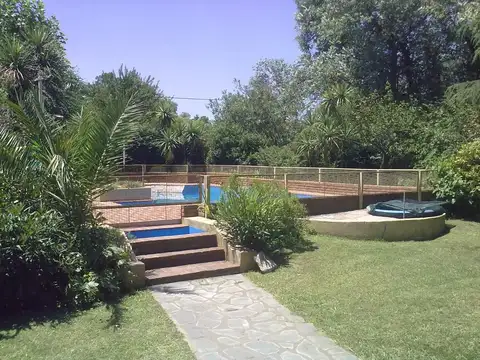 Quinta en Venta con 4 cocheras