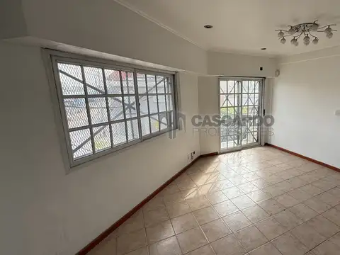 Alquiler Departamento tipo dúplex de 3 ambientes con balcón