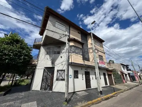 Av. Pte. Raúl Alfonsin 700, Piso 1