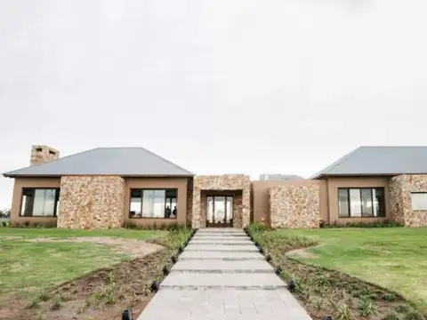 Terreno en Venta en Funes, USD 98.000