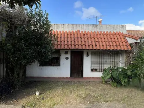 Casa en venta en Rosario Fisherton -  CASA A RECICLAR/DEMOLER