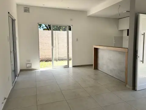 VENTA/ CASA/ MODERNA/ A ESTRENAR