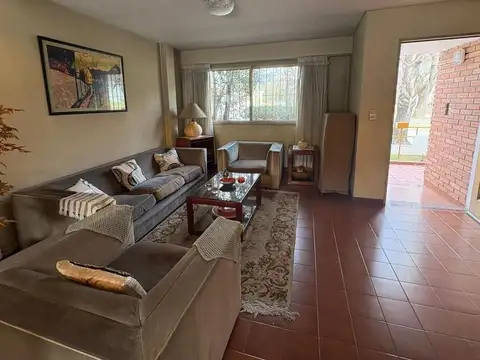 CASA FAMILIAR CUATRO HABITACIONES MAS ESCRITORIO