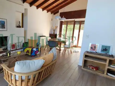 Casa en Alquiler Temporal con 1 cochera
