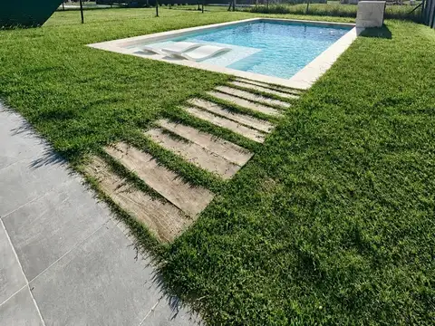 Casa 3 ambientes con 2 baños