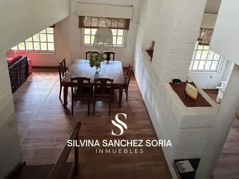 Casa 5 ambientes con 3 baños