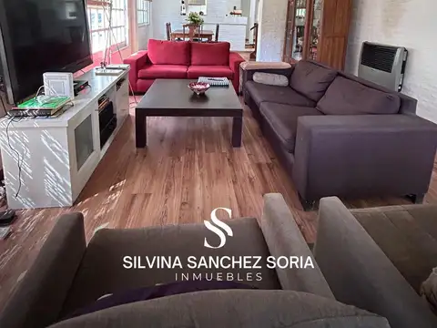 Casa en Venta con 2 cocheras