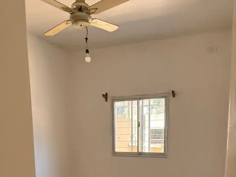 ALQUILA PH AL FRENTE TIPO CASA 2 AMB CON COCHERA  PATIO Y PARRILLA -VILLA BALLESTER-