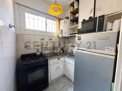 Dos ambientes todo al frente en zona Plaza Colon