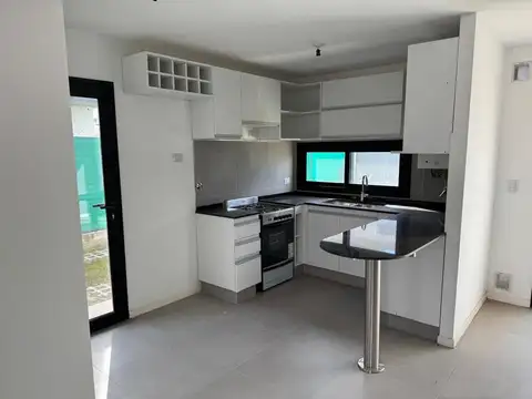 Depto Tipo Casa en Venta con 2 cocheras