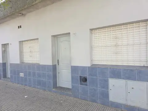 EXCELENTE PH A LA CALLE, PARA VIVIR COMO EN UNA CASA, SALIDA EXCLUSIVA A LA CALLE, CON IMPORTANTE TERRAZA, SIN EXPENSAS MENSUALES