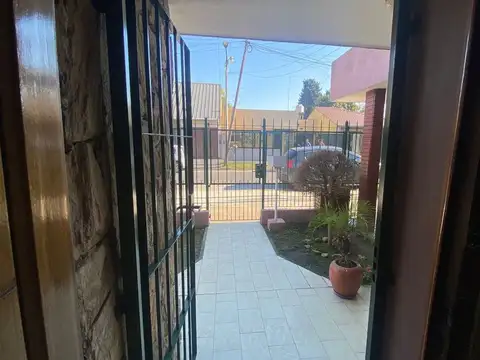 Casa 6 ambientes con 3 baños