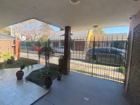 Casa en Venta en Ezpeleta Este, USD 130.000