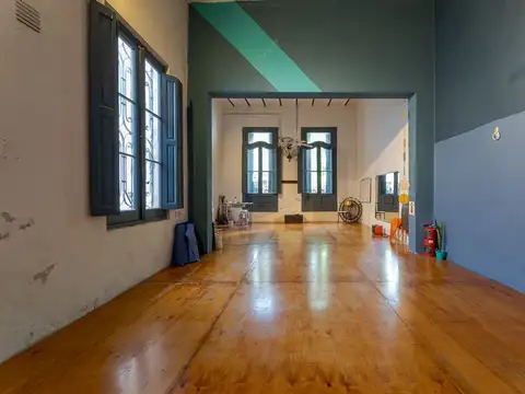 VENTA. CASA/LOTE PARA CONSTRUCTORA.9 DE JULIO 1700