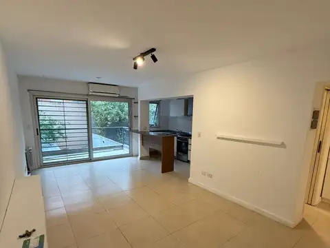 Francia 2500, Piso 1