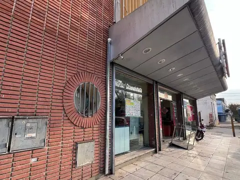 Local en venta - 3 Baños - 1380mts2 - Mercedes