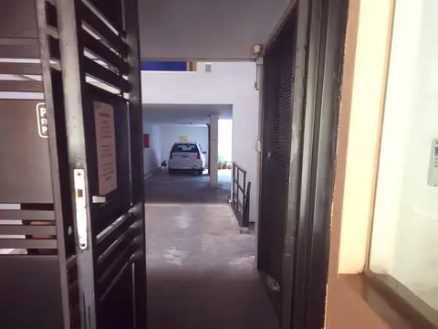Cochera cubierta en venta en General Paz  Félix Frías 546
