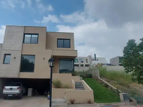 Casa  en venta Barrio Dalvian