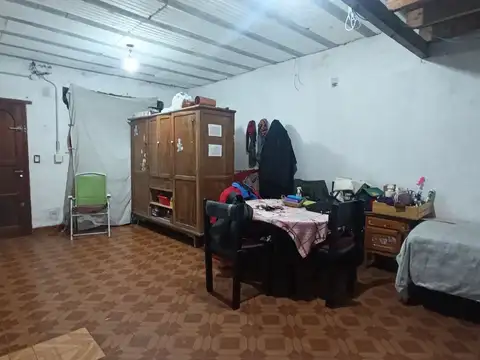 Venta casa 6 amb con local en Rafael Calzada