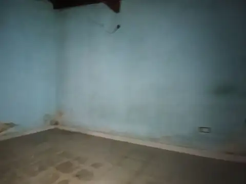 Casa 6 ambientes con 1 baño