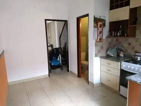 Depto Tipo Casa 3 ambientes con 2 baños