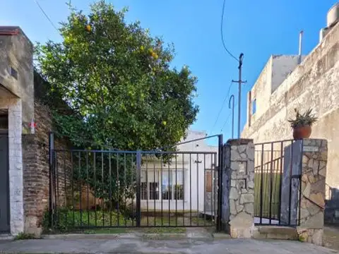 Casa de 1 dormitorio con cochera, Asamblea 456