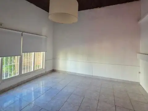 Casa 2 ambientes con 1 baño