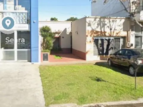 Casa a modernizar sobre Avenida