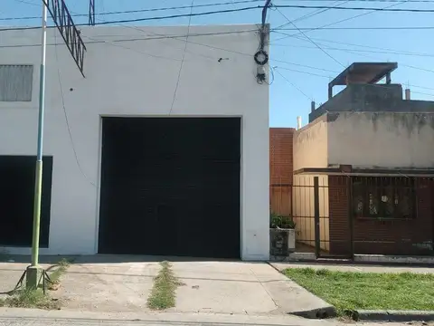 Galpon - Alsina 1000 - 600 M2 Cubiertos + 1200 M2 Descubiertos