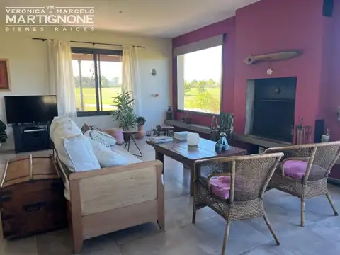 Casa 3 ambientes con 2 baños